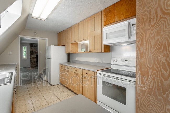 Building Photo - 1602 Rustic Homes Ln