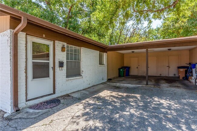 Building Photo - 2502 Trailside Dr