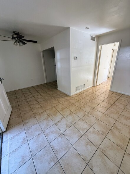 Building Photo - Fort King Manor