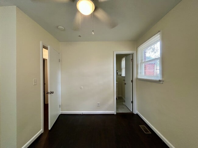 Building Photo - 6429 Tuttle Ave