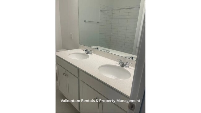 Building Photo - 563 Cherry Elm Dr