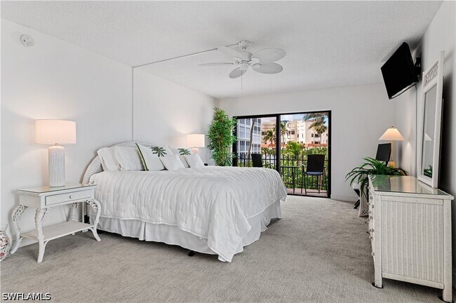 Building Photo - 3399 Gulf Shore Blvd N