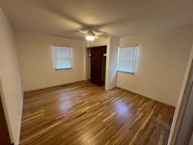 Building Photo - 2 Bedroom Home in Lincoln Park