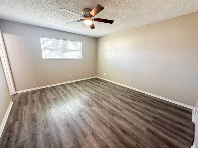 Building Photo - 3 Bedroom House in Hewitt - Midway ISD