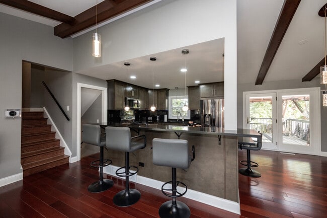 Building Photo - 8909 S 85th Ct