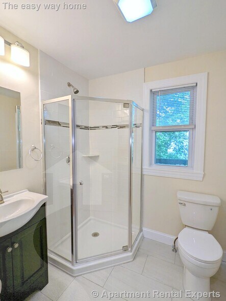 Building Photo - 8 Lowell Cir