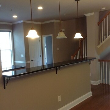 Building Photo - 502 Williamson St SE