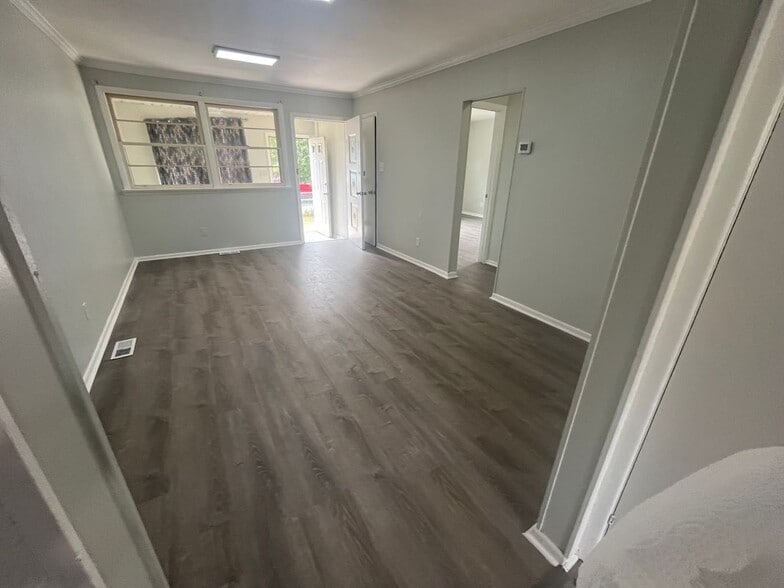 Building Photo - 1237 N Michigan Ave