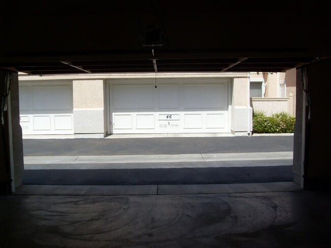 Building Photo - 2 BR / 2.5 BA 1420SQFT Chula Vista Apartment