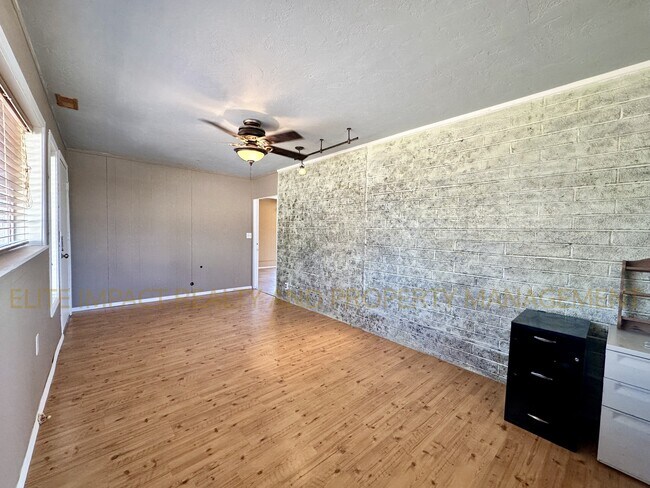 Building Photo - 5962 E 25th St