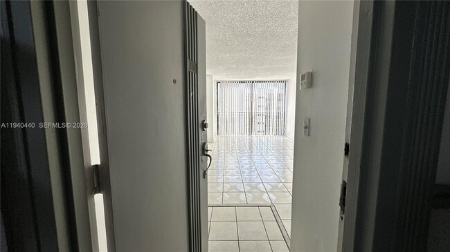 Building Photo - 16919 N Bay Rd