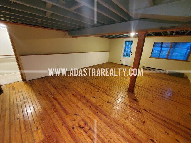Building Photo - Beautiful Home in the Heart of Overland Pa...