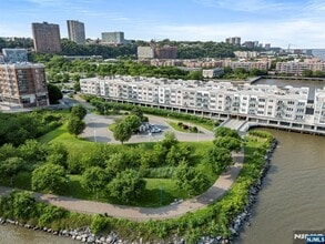 Building Photo - 108 The Promenade