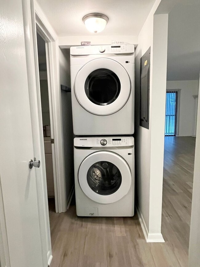 Building Photo - Two Bed, Two Bath Condo at Windsor Crossing