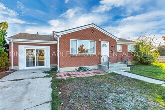 Building Photo - 360 E 400 S