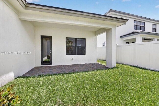 Building Photo - 4574 SW 173rd Ave