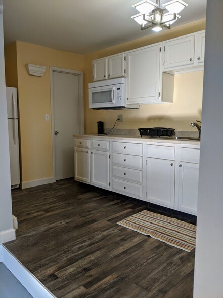 Building Photo - 223 N Jefferson St