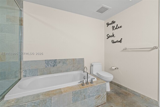 Building Photo - 2681 N Flamingo Rd