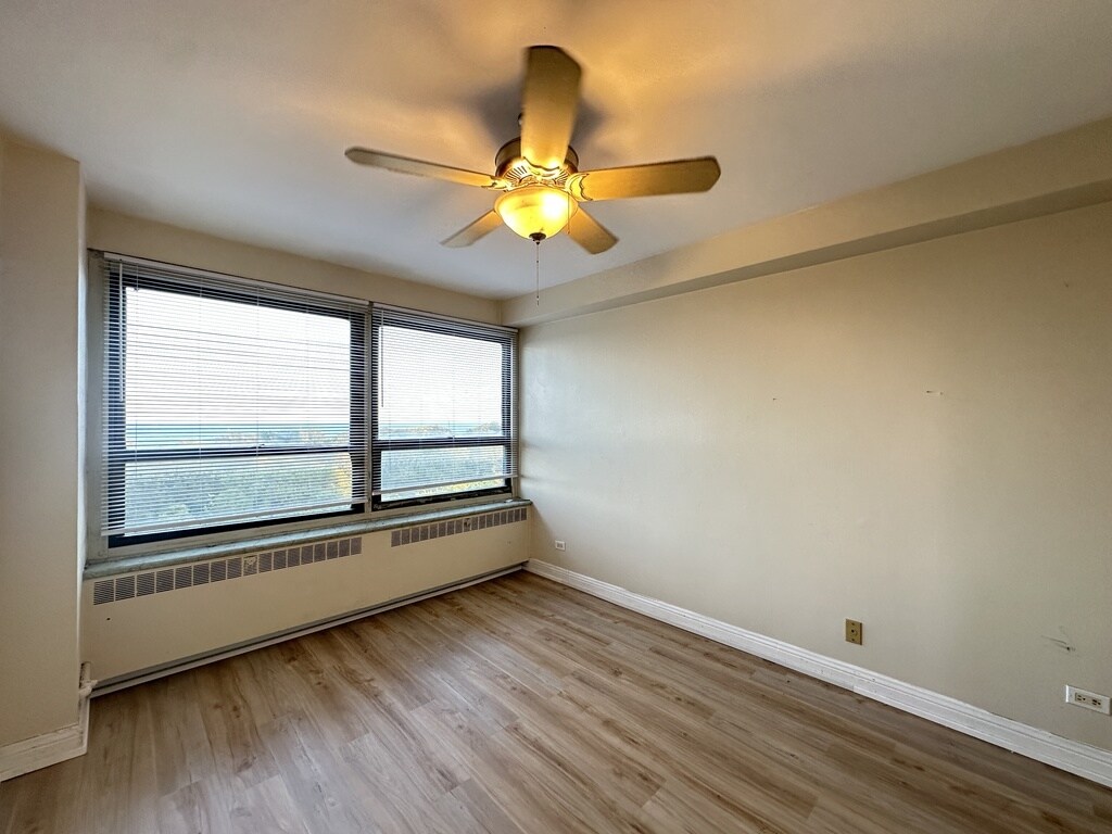 Building Photo - 4180 N Marine Dr