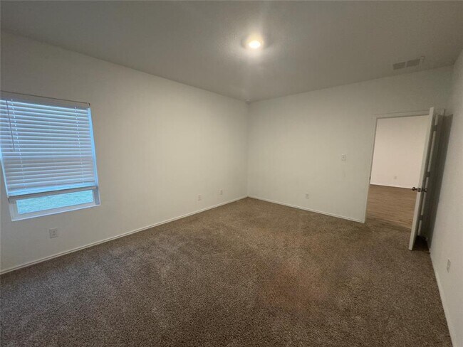 Building Photo - 502 Thunderstorm Ave