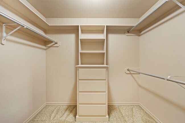 Building Photo - 6914 County Rd 1215