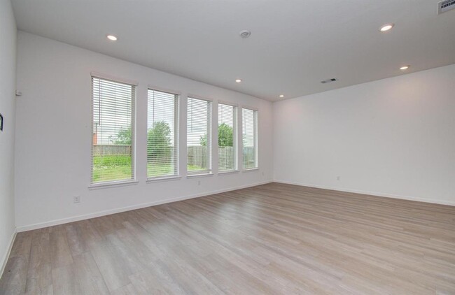 Building Photo - 4138 Balboa Dr