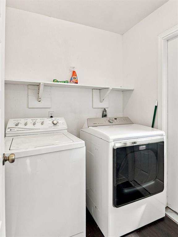 Building Photo - 1303 Lovers Ln