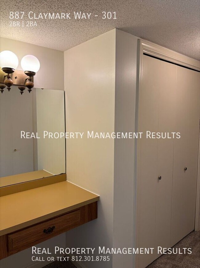 Building Photo - 887 Claymark Way