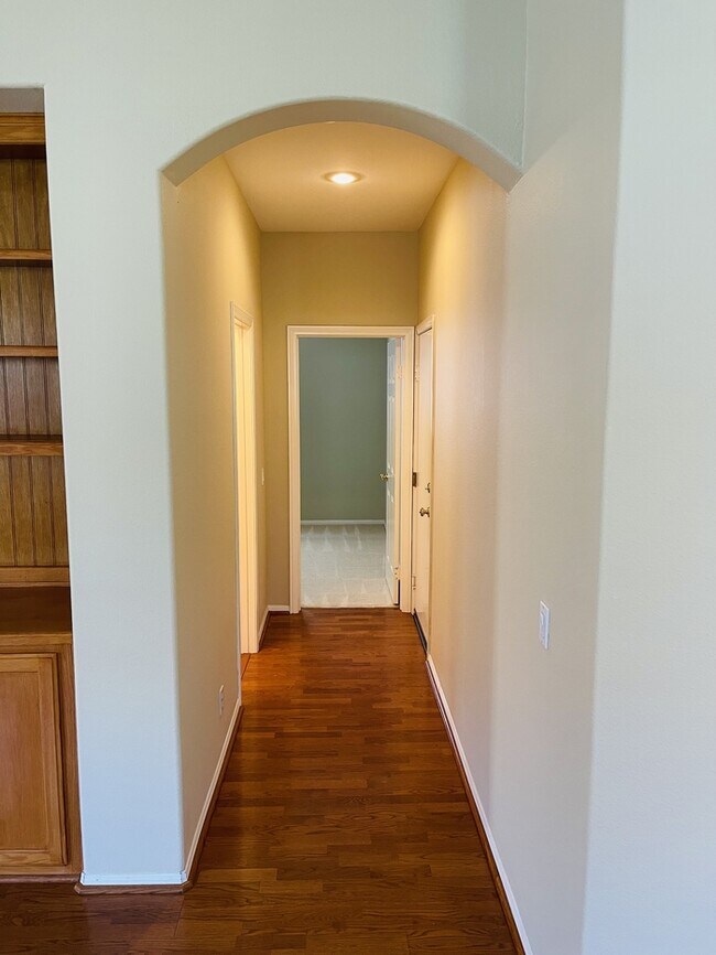 Building Photo - 30962 Crystalaire Dr