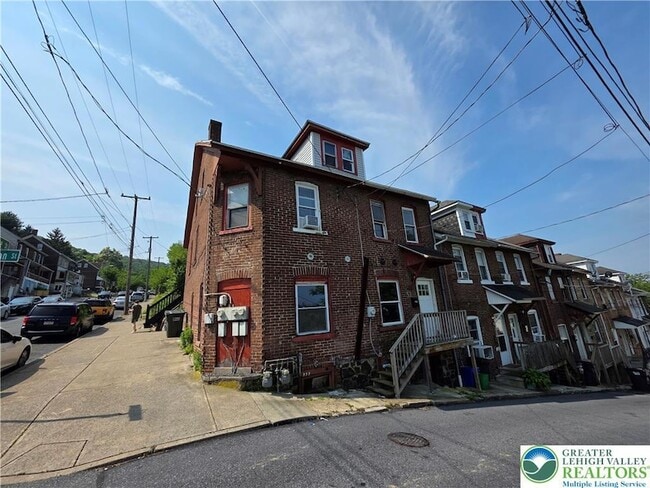 Primary Photo - 944 Sullivan St