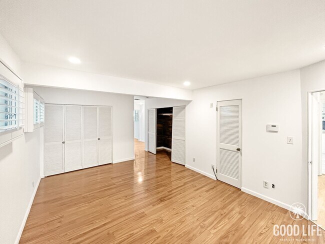 Building Photo - Beautiful 3BD/2BA W/ Private Pool, Garage, and A/C in Ocean Beach!