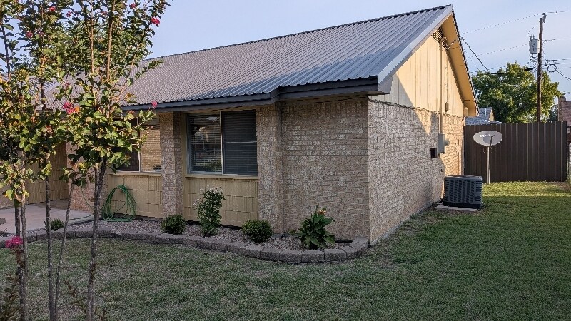 Building Photo - 1703 Kingman Rd