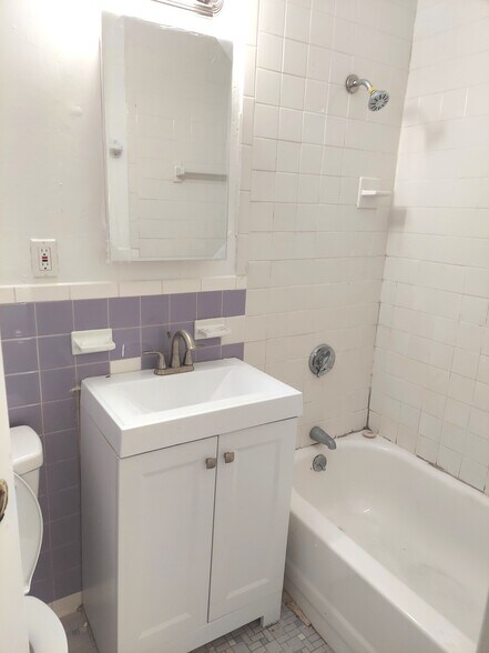 Building Photo - 25 Brooks Ave