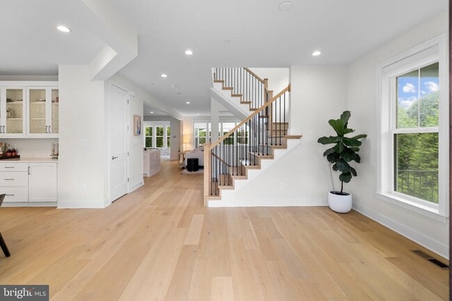Building Photo - 9501 Wildoak Dr
