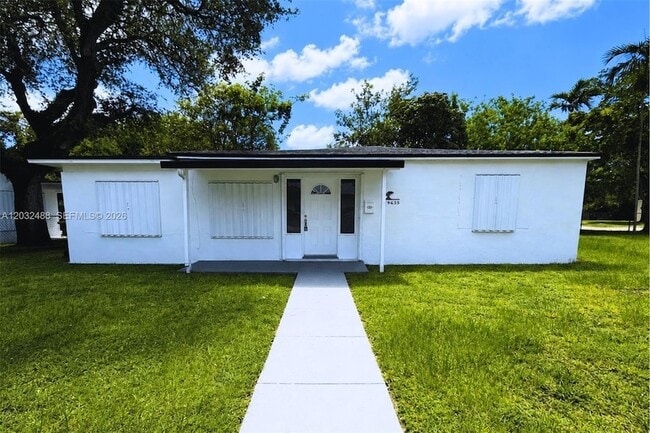 Building Photo - 14215 NE 9th Ave