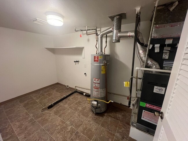 Building Photo - Spacious 2 bed/2 bath in Millcreek-**Move in Special-1/2 off first month**