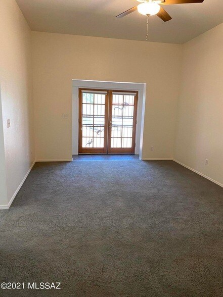 Building Photo - 3911 N Vine Tree Pl
