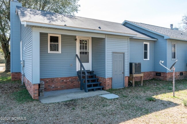 Building Photo - 3204 Deer Path Cir