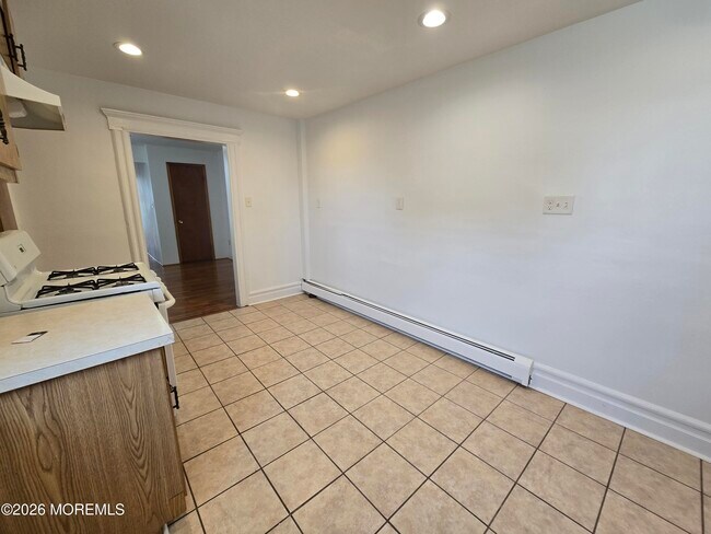 Building Photo - 162 Kearny Ave