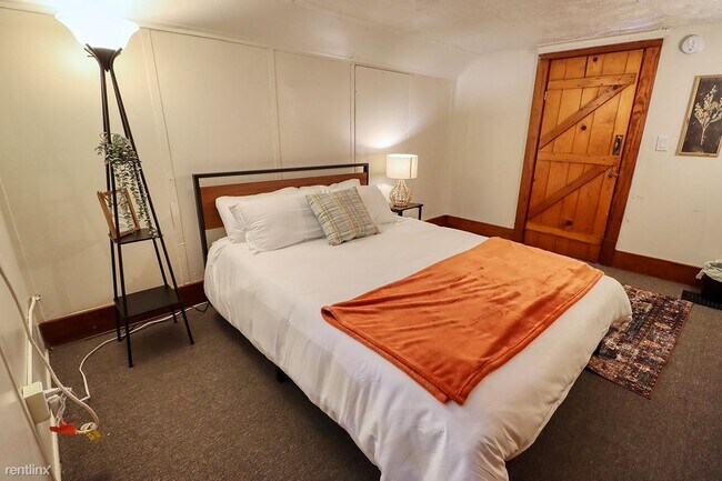 Building Photo - 5 br, 1 bath House - 2040 South 17th Street 2