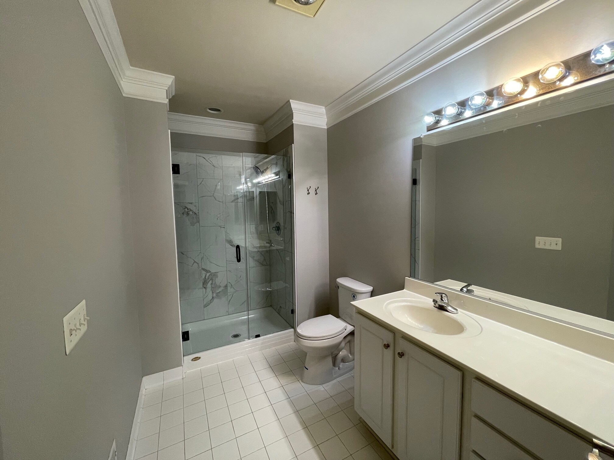 Master Bath - 5801 Clipper Ln