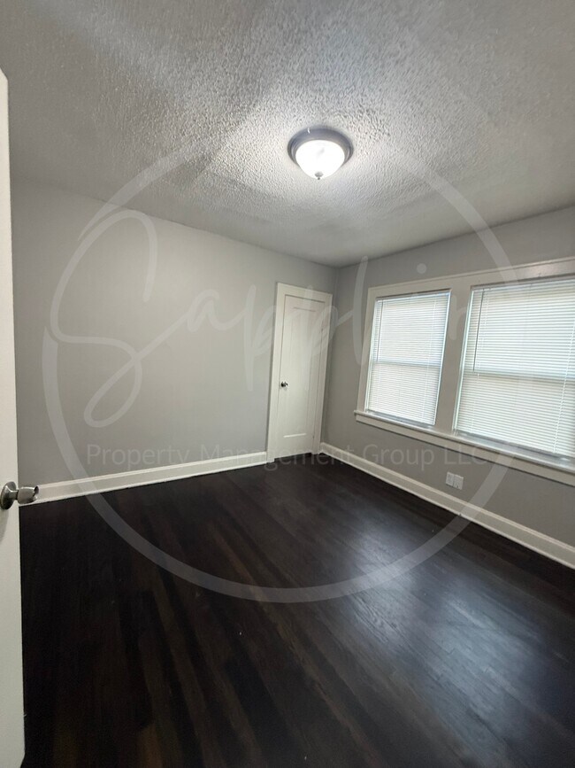 Building Photo - 5410 Euclid Ave E