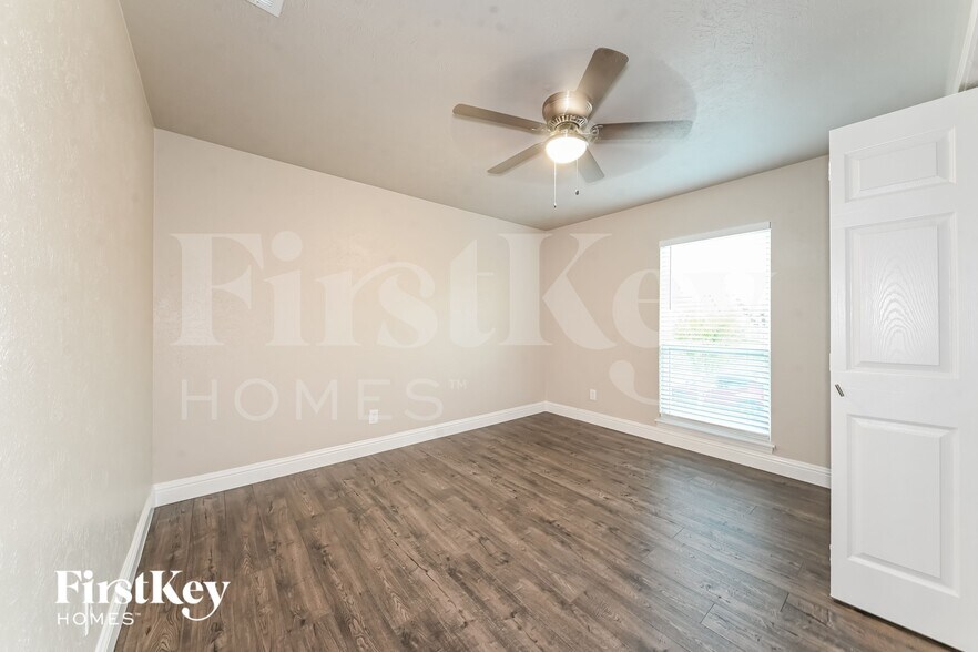 Building Photo - 2023 Godiva St