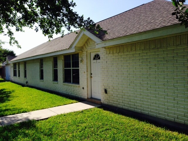 Building Photo - 2601 Cervantes Ave