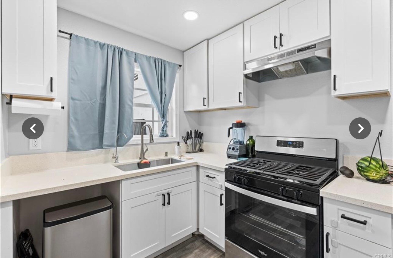 Building Photo - 855 W 29th St