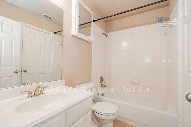 Building Photo - Lake Views, Space & Lifestyle – Ask about our move in specials!