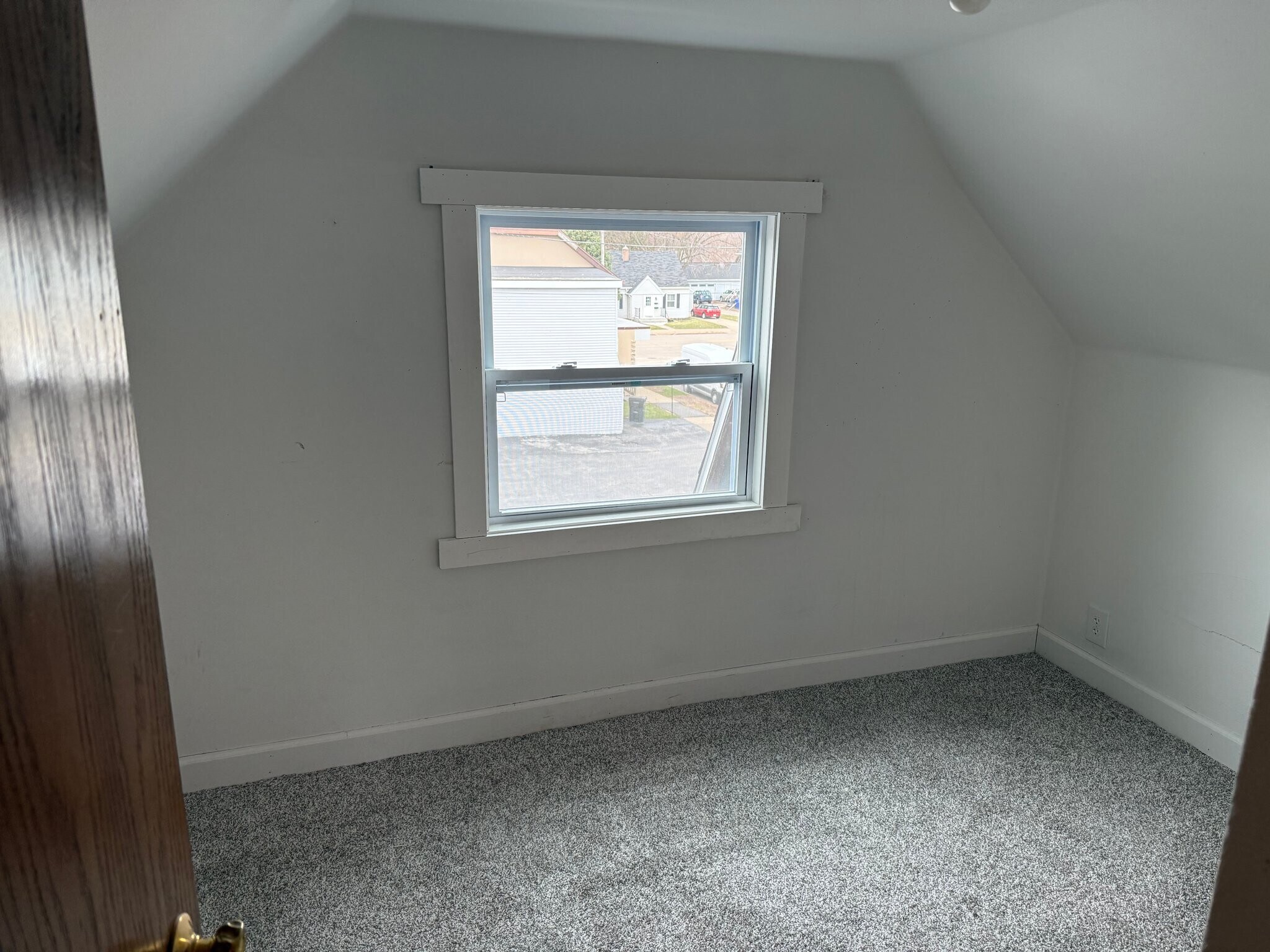 Building Photo - 716 W Bell Ave