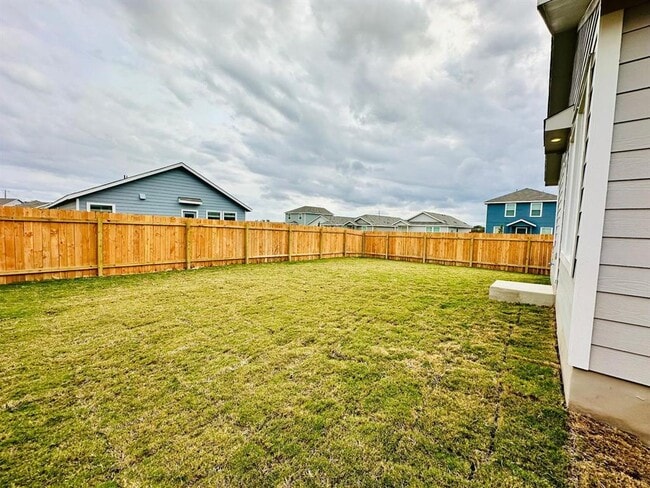 Building Photo - 100 Louisa Ln