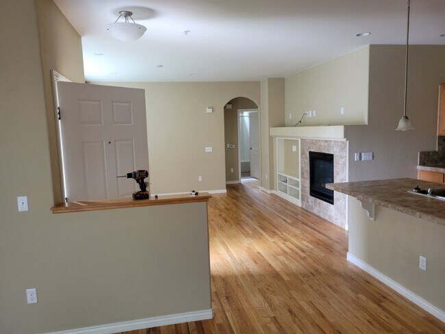 Building Photo - Dancing Willows - 2 Bedroom, 2 Bathroom Condo (11LO#101)