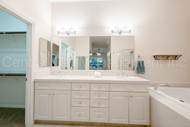 Building Photo - 3 Bedroom/2Bath Home the Greens at Seven O...